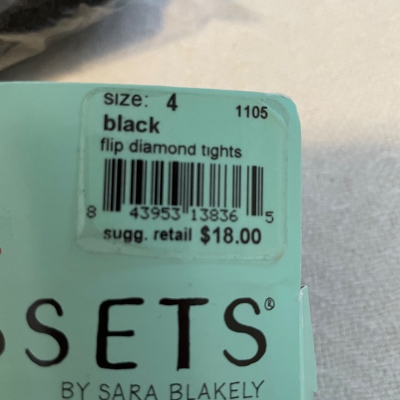 Assets By Sara Blakely - Picture 6 of 7